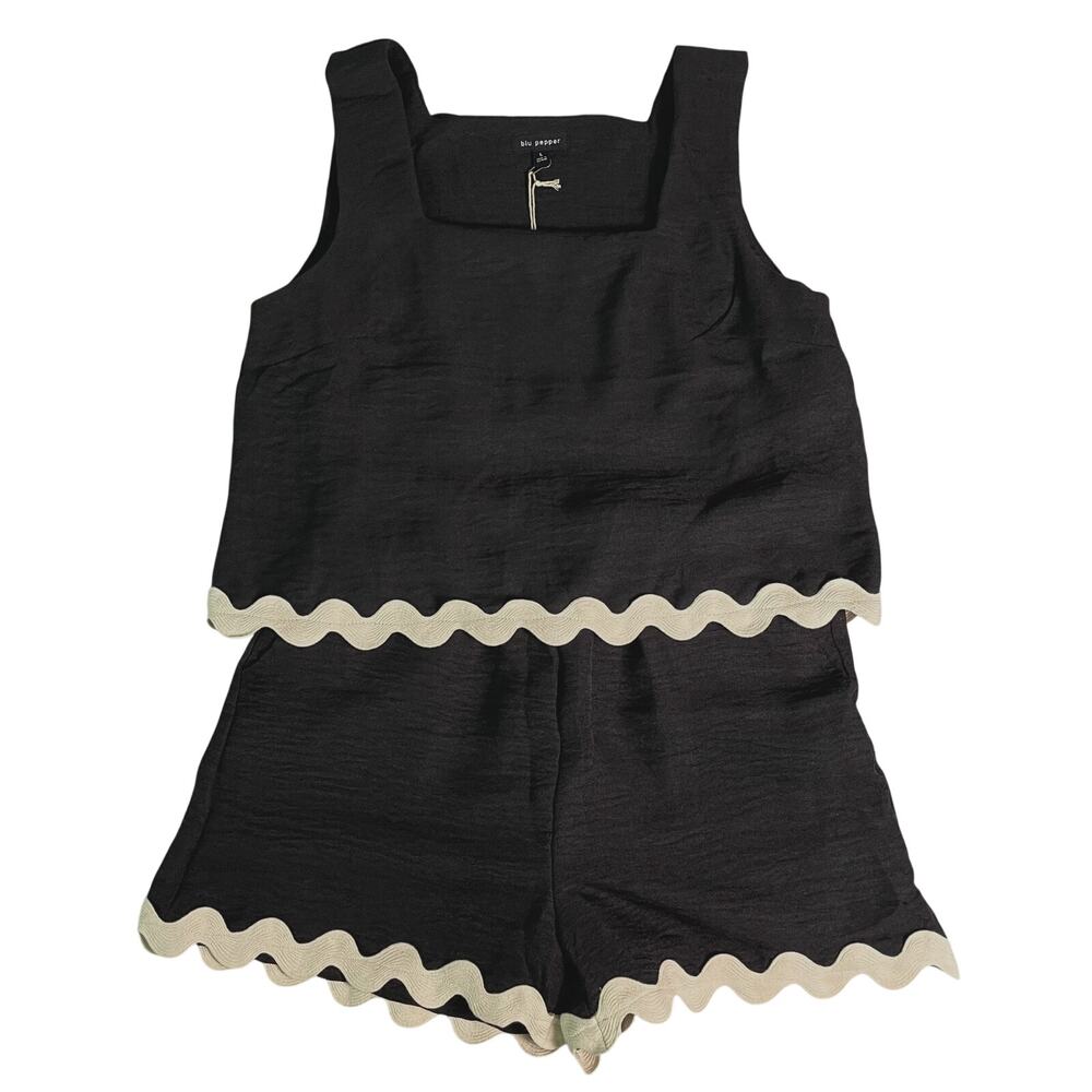 NWT Blu Pepper 2 Piece Set Womens L Black Sleeveless Shorts Wavy Hem Elevated